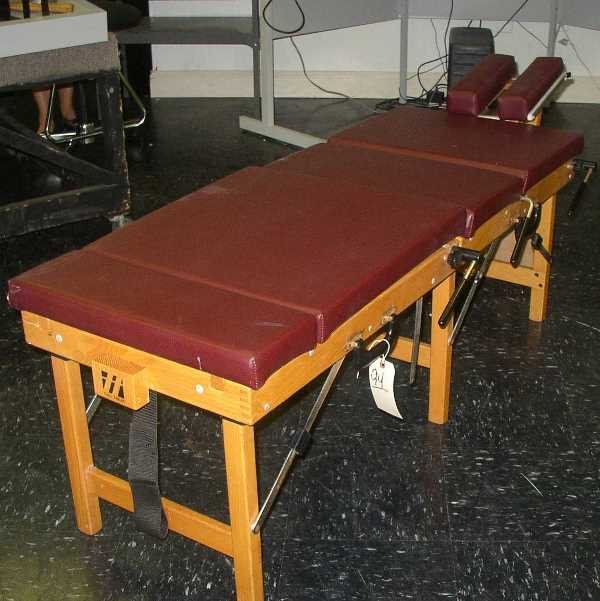 94 THULE PORTABLE CHIROPRACTIC TABLE With Case. Lot 94