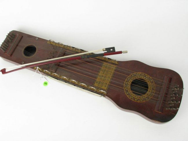 Vintage Ukelin, Stringed Instrument : Lot 745