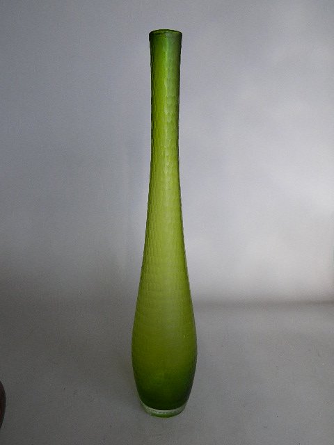 1099 American Buttuto Tall Green Glass Vase Lot 1099