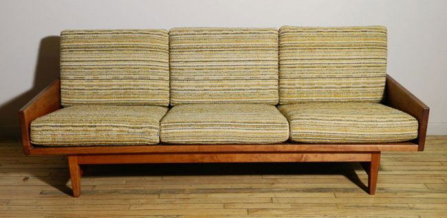 Arden Riddle sofa : Lot 551