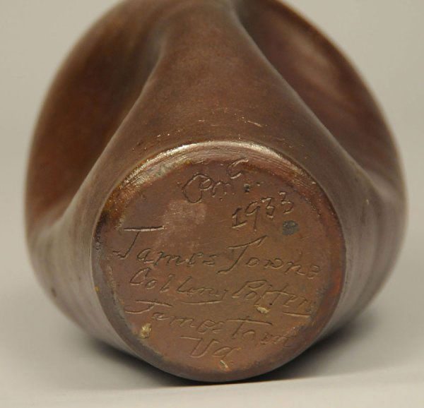 48 Jamestown VA 1933 pinch bottle & miniature TN jug Lot 48