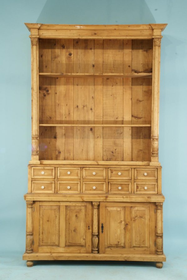 1016 ANTIQUE PINE HUTCH Lot 1016