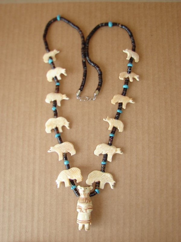 BONE POLAR BEAR NECKLACE Lot 11