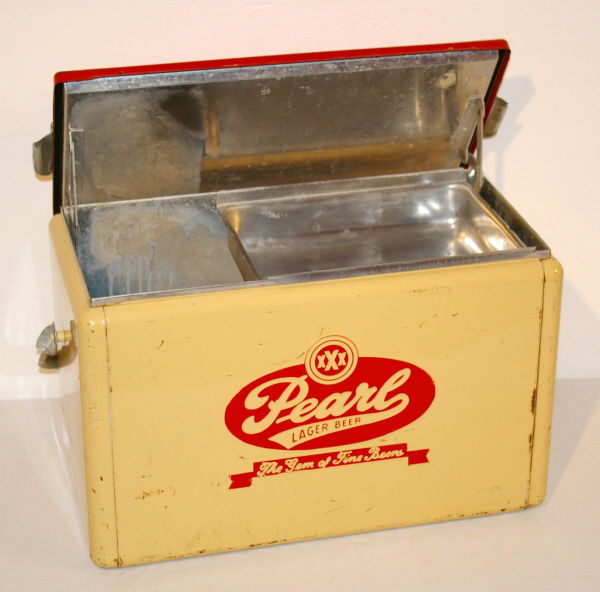 175 Vintage Pearl Beer Ice Chest Lot 175