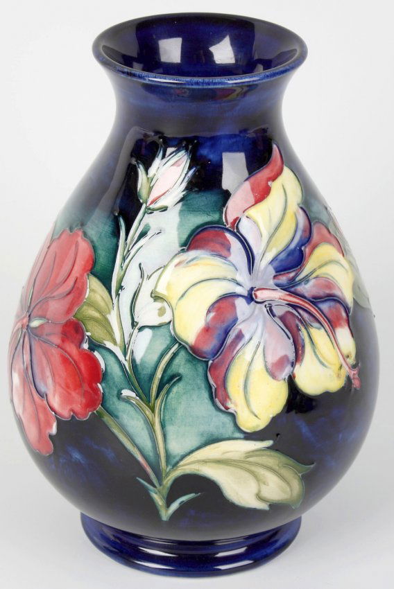 A Moorcroft Pottery Hibiscus Pattern Vase : Lot 111