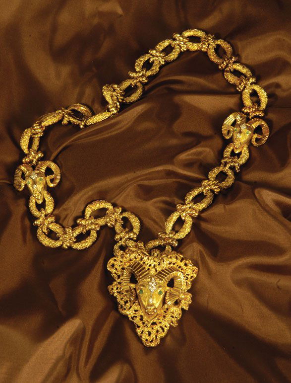 Elvis Presley's Ram's Head Necklace Lot 676E