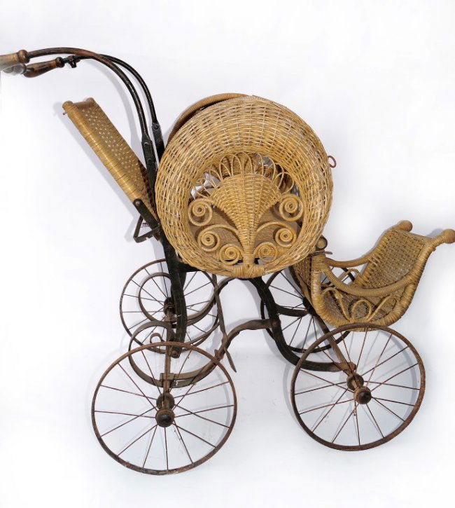 Victorian Wicker Stroller : Lot 1015