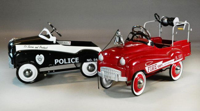 deluxe police roadster pedal car