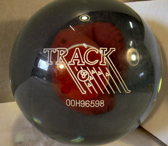 Track Sugar Ray Leonard bowling ball, unused, not drill Lot 104P