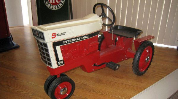 international tractor pedal car