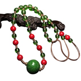 Old material glazed frog skin delicately woven necklace