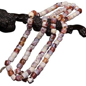 Old Agate Chicken Bone White Necklace