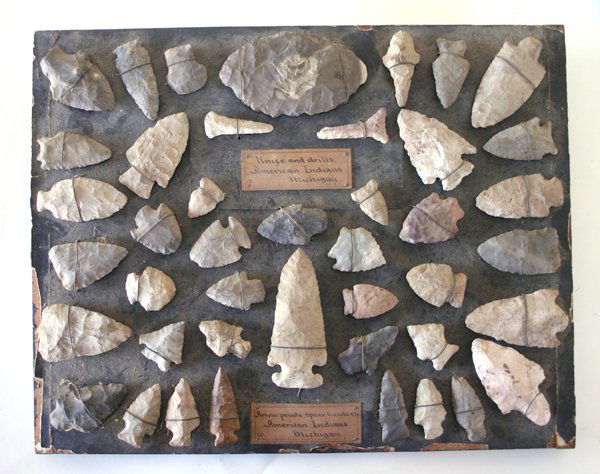 21A: 42 Michigan Indian Arrowheads * AACA * : Lot 21A