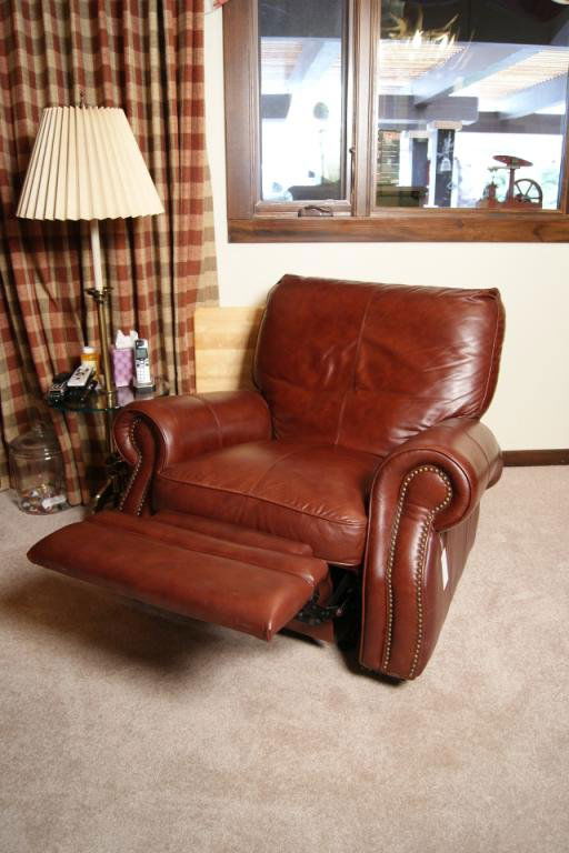70 Leather Lazy Boy recliner rocker Lot 70