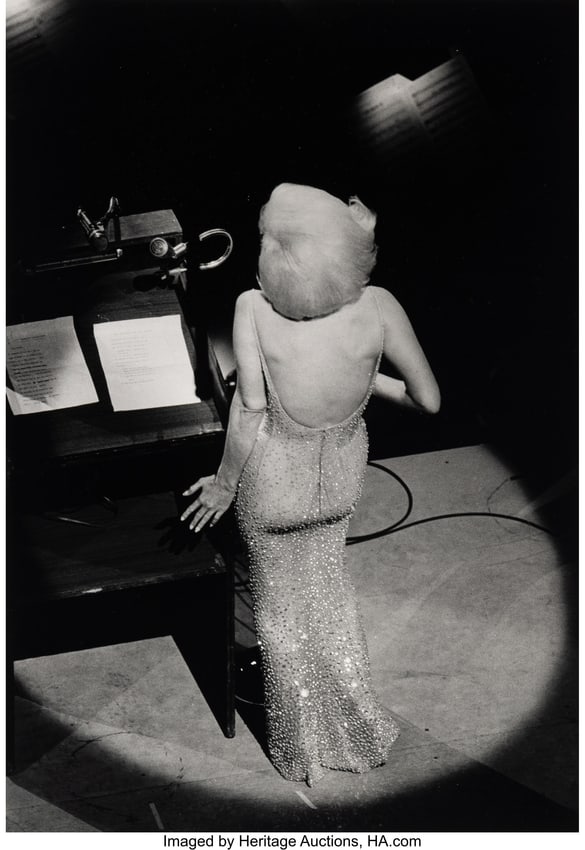 38065&colon; Bill Ray &lpar;American&comma; b&period; 1936&rpar; Marilyn Singing to 