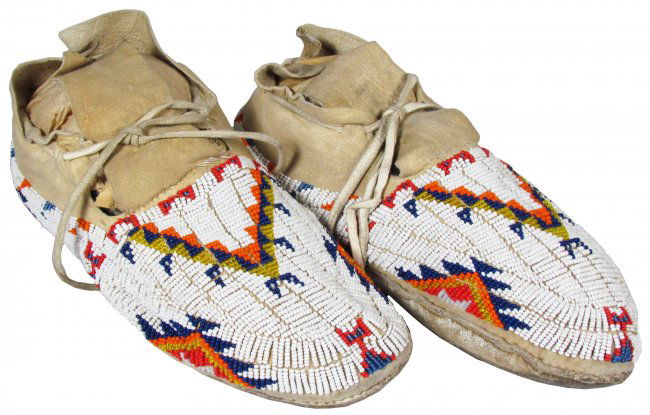 Cheyenne Native American Beaded Moccasins : Lot 2047