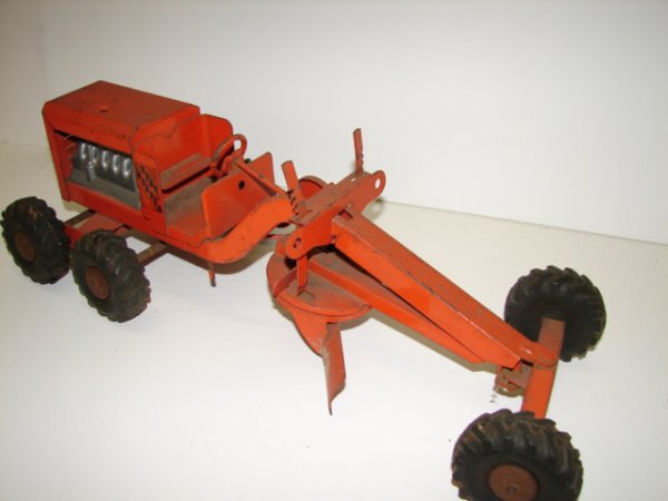 750: STRUCTO TOYS ROAD GRADER : Lot 750