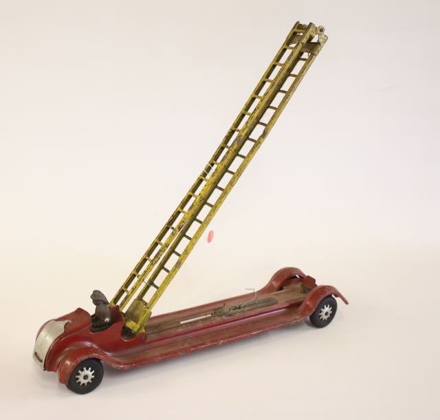 KINGSBURY TIN TOY FIRE TRUCK Lot 213