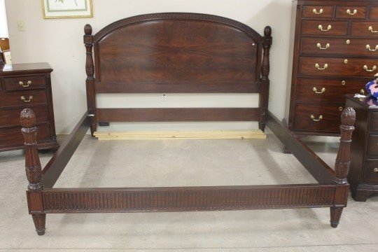 Henkel Harris mahogany king size bed, 55 1/4" tall, 85 : Lot 105