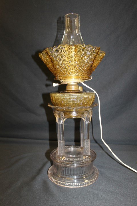 Applesauce lamp with amber Daisy & Button shade and : Lot 120A